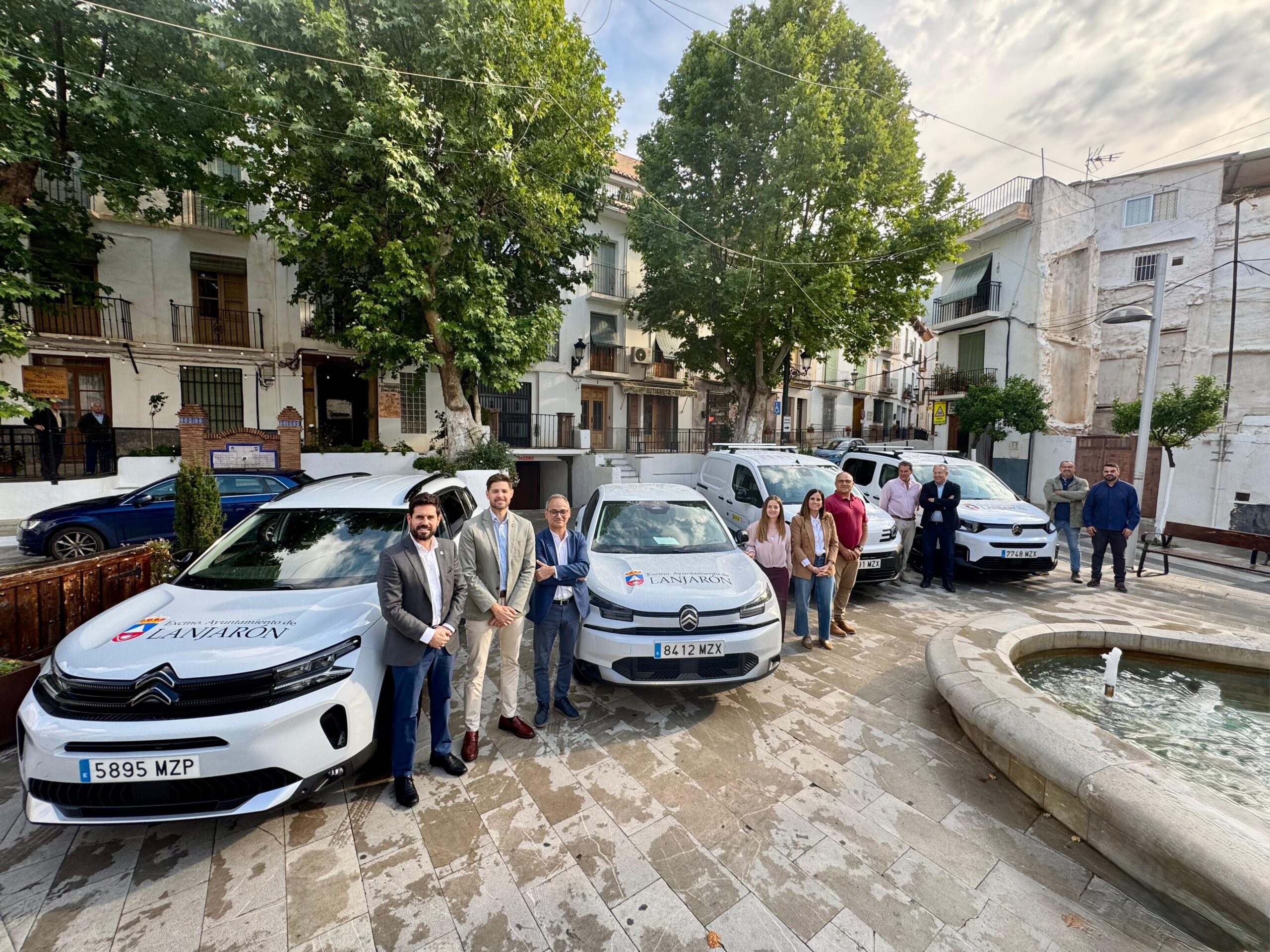 Lanjarón incorpora cuatro vehículos híbridos y eléctricos a su flota municipal gracias al Plan de Sostenibilidad Turística en Destino de la UE