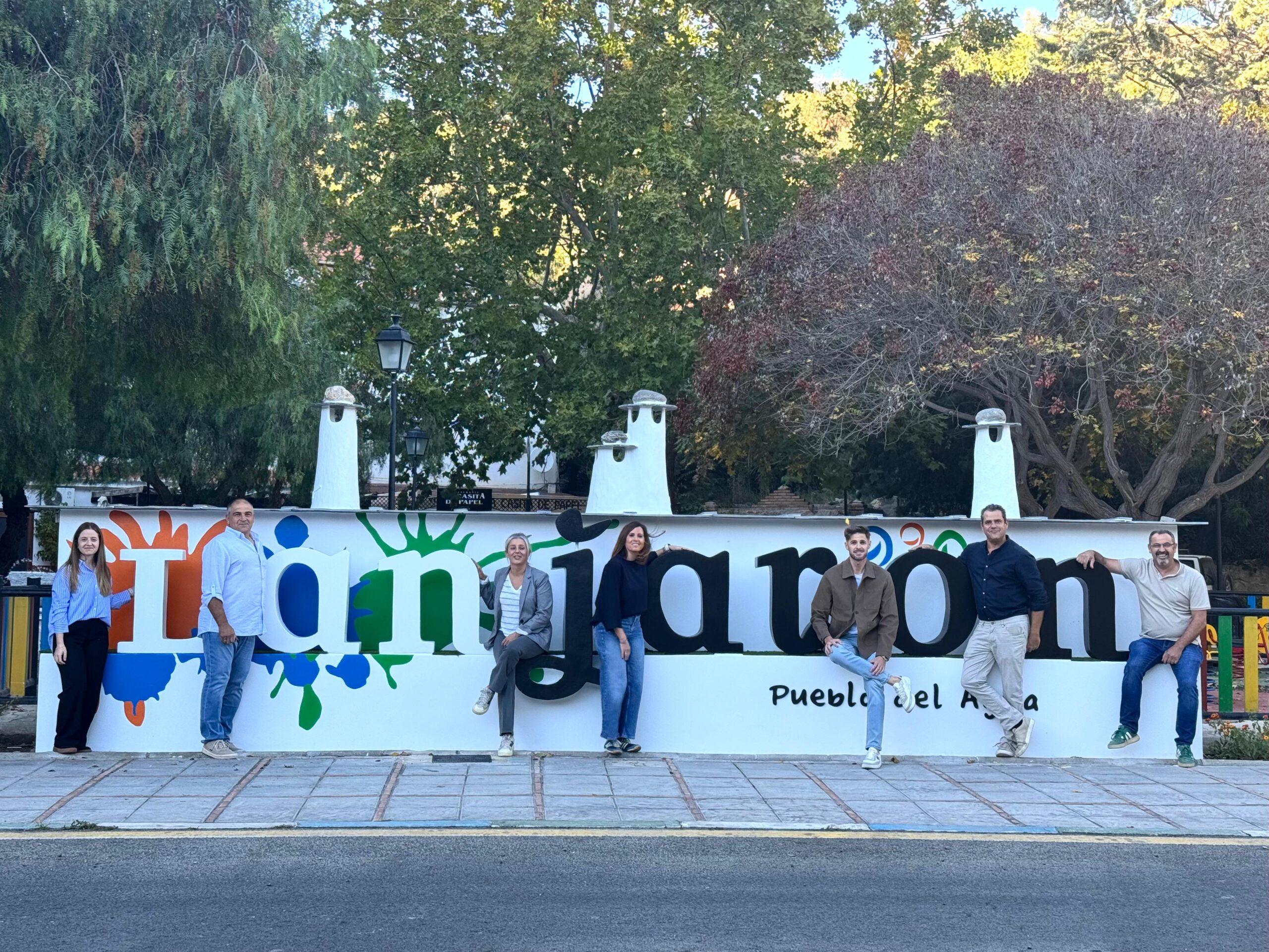 Lanjarón inaugura un nuevo icono turístico a la entrada del pueblo