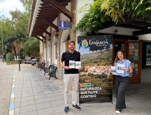 La Oficina de Turismo de Lanjarón se moderniza para mejorar la atención al visitante con nuevas herramientas digitales 
