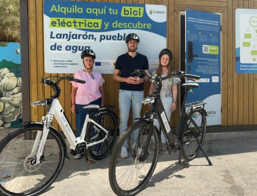 Lanjarón incorpora una flota de siete bicicletas eléctricas de alquiler para impulsar la movilidad sostenible y el turismo activo