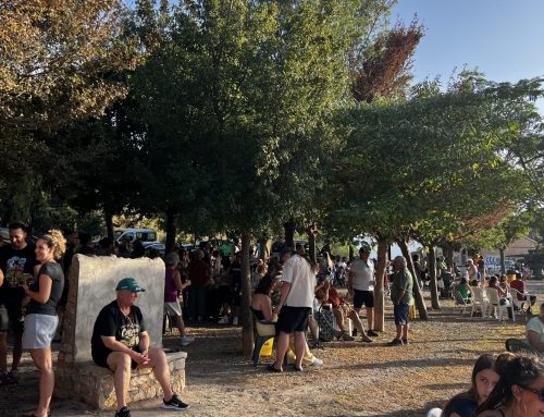 Más de 400 personas disfrutan en Lanjarón de la observación del eclipse solar desde el Mirador del Visillo